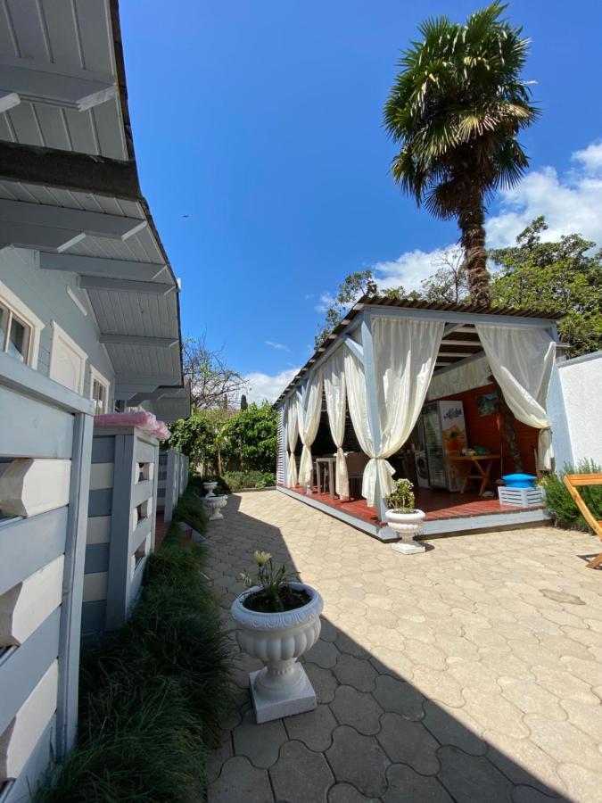 Эко Домики У Моря В Гаграх Γκάγκρα Εξωτερικό φωτογραφία